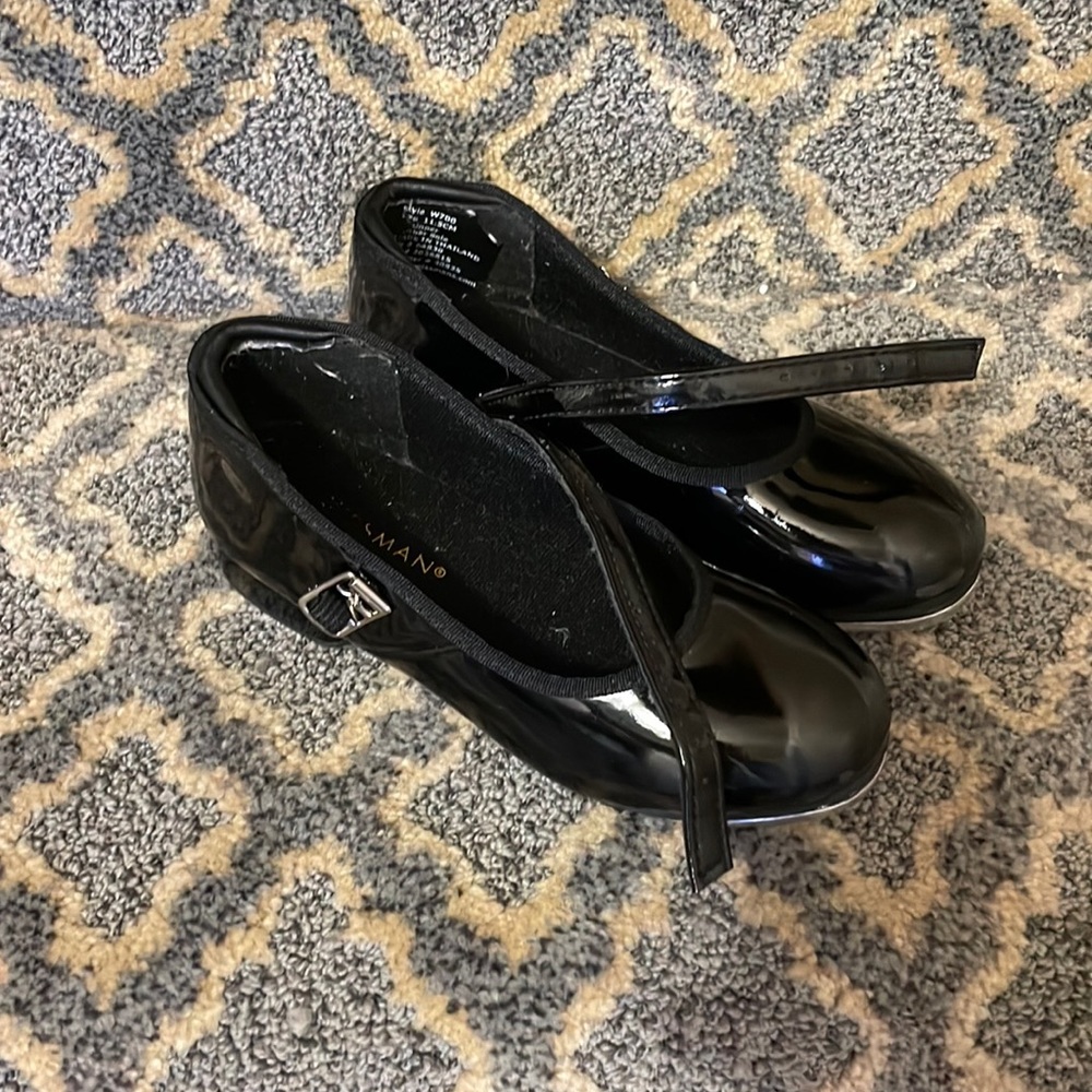 Tap shoes for dance classes